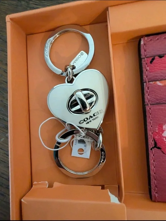 Coach Boxed Card Case and Valet Keyring Gift Set in Floral Poppy NIB - Picture 2 of 6